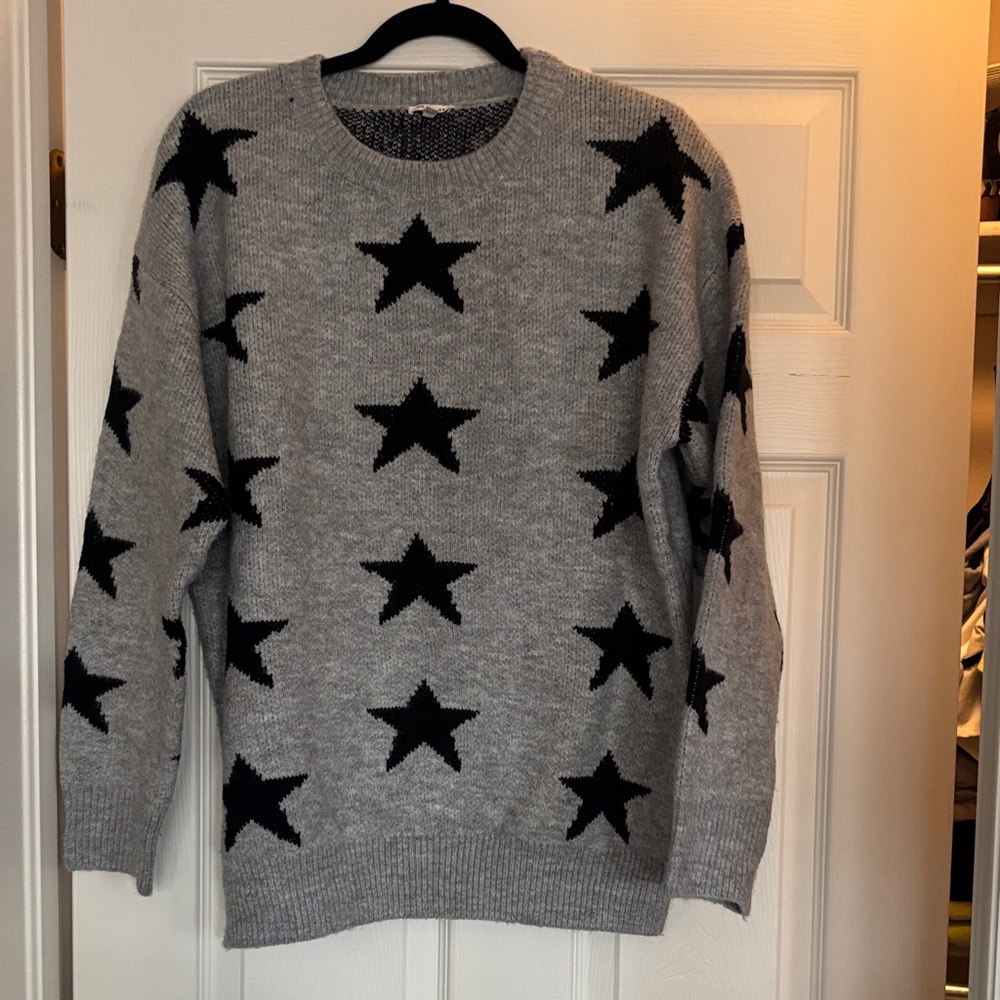 Boutique Star Pattern Sweater in grey